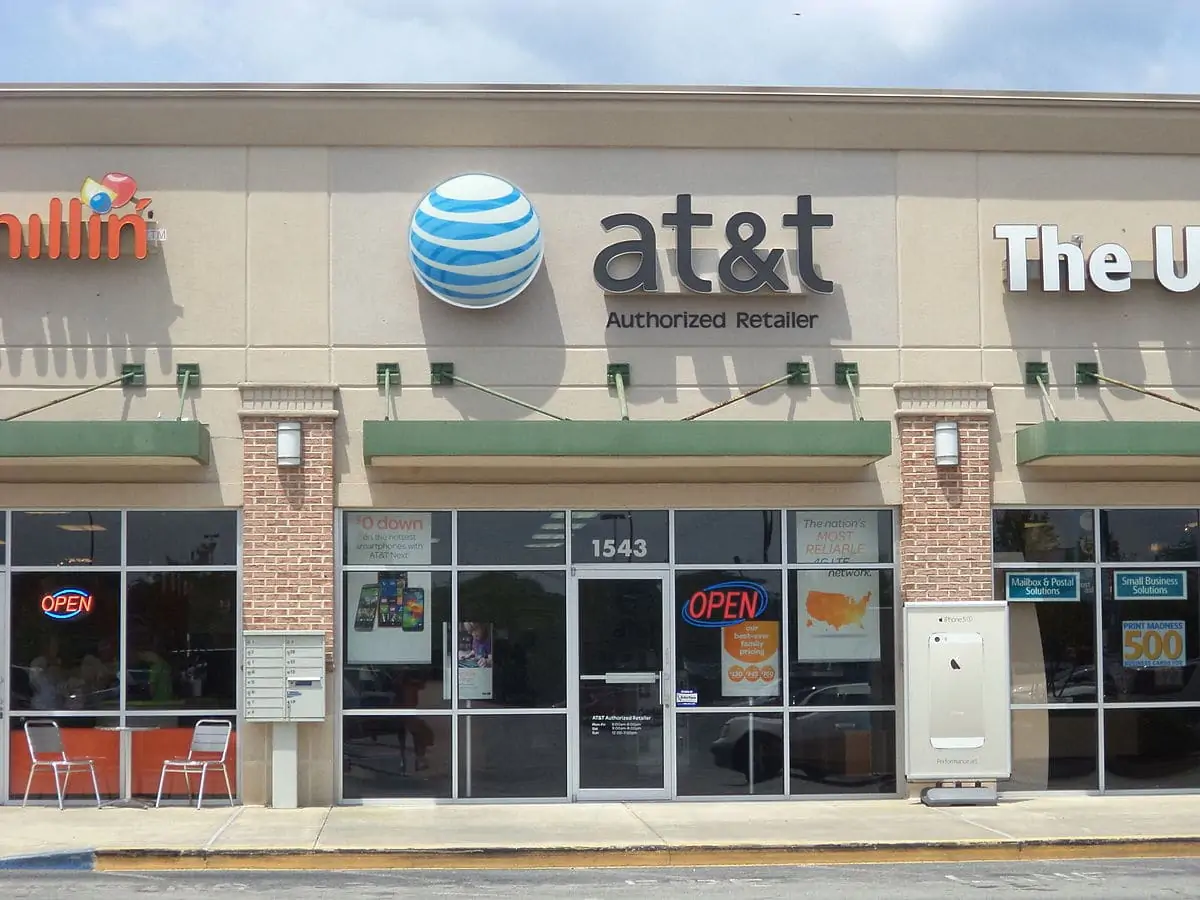 At & t_store, _griffin