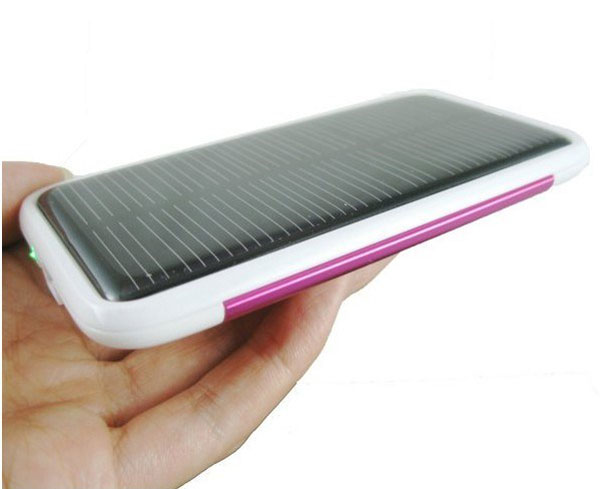Cargar iPhone con cargador solar